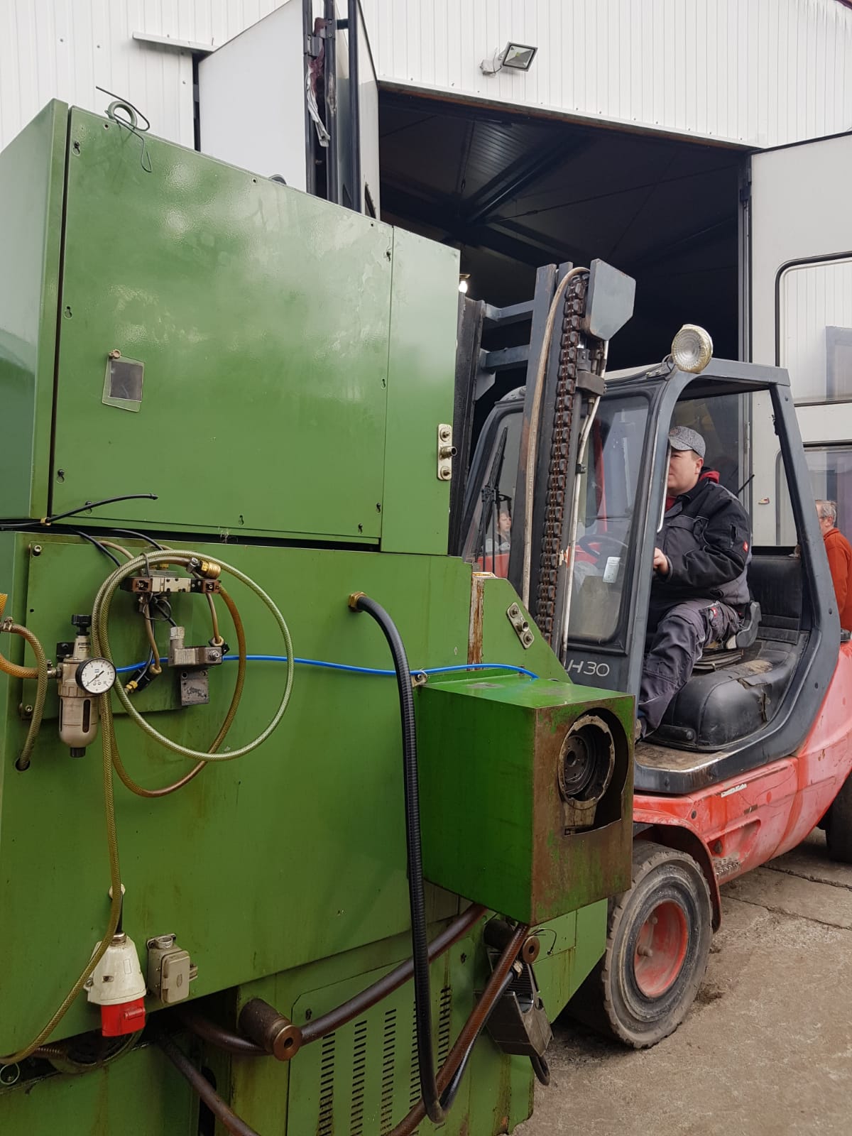 stabler rot maschienentransport2